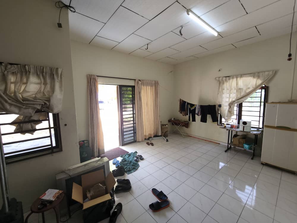 Big Land Two Storey Corner Taman Pengly For Sales - photo 7