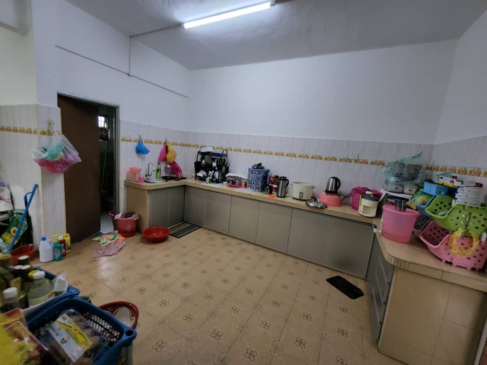 Below Market Value Double Storey Corner Near Aeon - photo 3