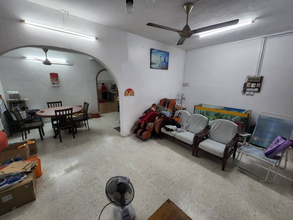Below Market Value Double Storey Corner Near Aeon - photo 4