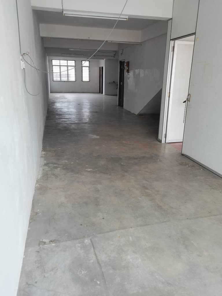 Medan Kamunting 3-storey Shop House for rent - photo 3