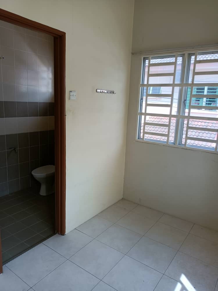 Freehold Double Storey Taman Asamara Maju - photo 2