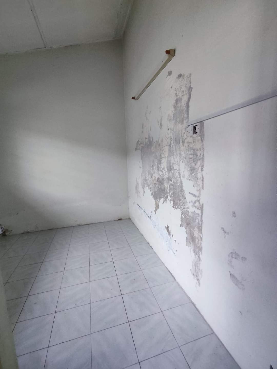 Single Storey Terrace House In Taman kami B - photo 7