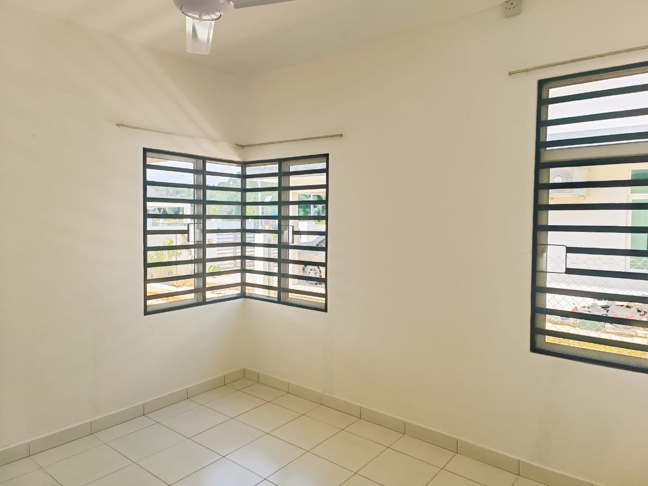 Single Storey Semi D Taman Air Putih Permai - photo 4
