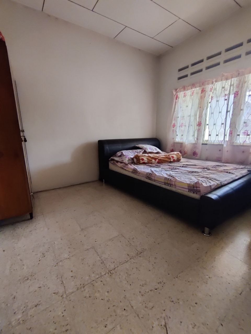 Fully Renovated Taman Kaya Single Storey - photo 4
