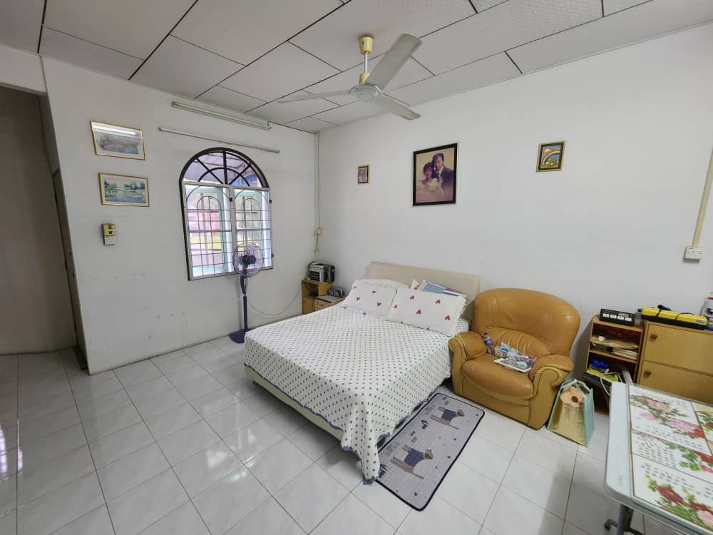 Freehold Double Storey Taman Bukit Mas Taiping - photo 13