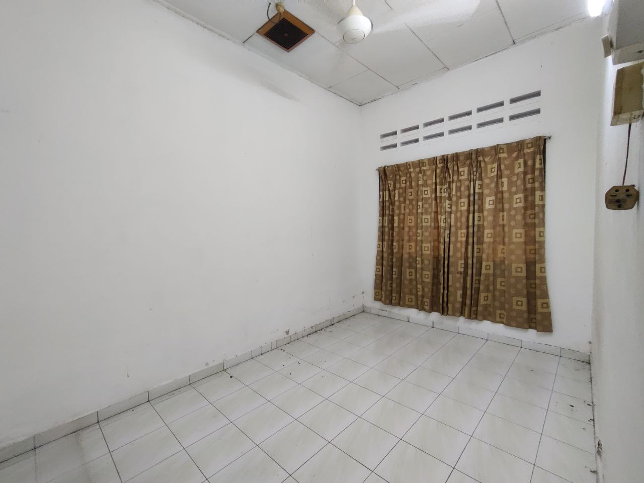 Single Storey Taman Kaya - photo 4