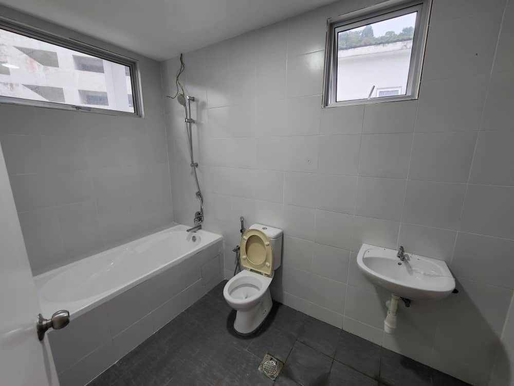 Crystal Creek 3 Storey Terraced House for Sale - photo 7