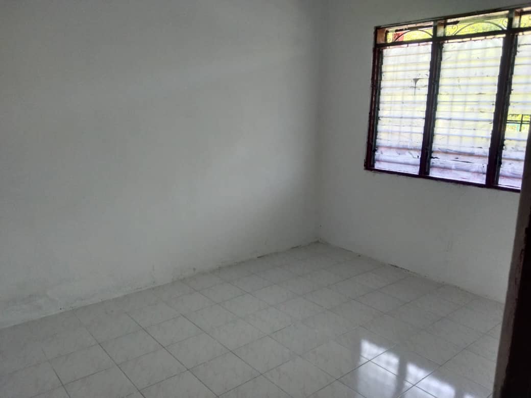 Freehold Single Storey Taman Kamunting Maju - photo 2