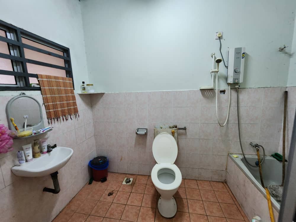 Double Storey Corner Big Land Taman Suria For Sale - photo 10