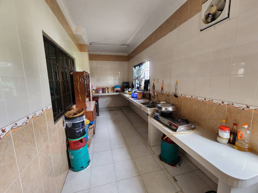 Below Market Value Freehold Taman Matang Utama - photo 8