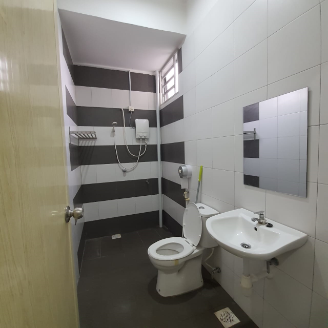 Below Market Value Double Storey Taman Jana - photo 7