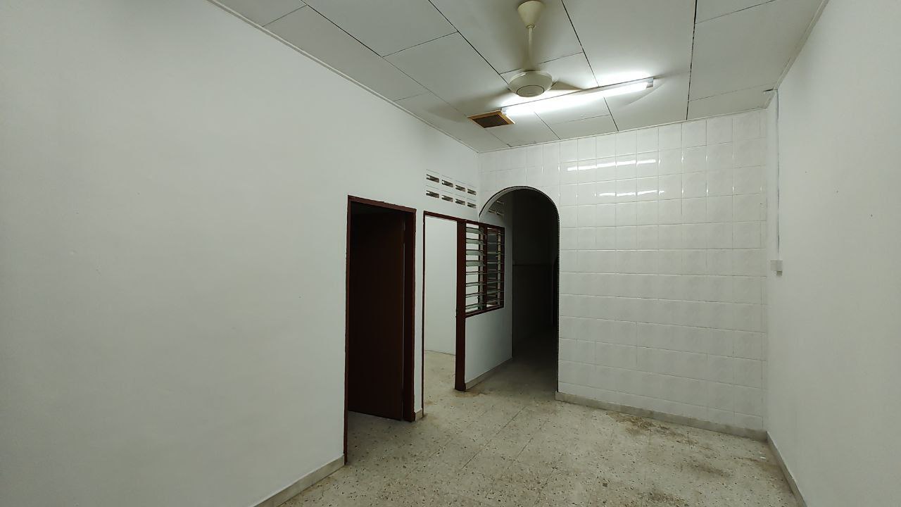 Fully Renovated Taman Kaya Single Storey For Sale - photo 2
