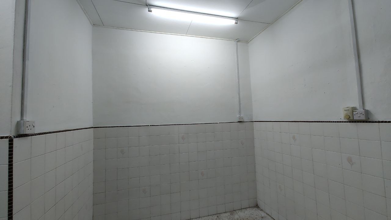 Fully Renovated Taman Kaya Single Storey For Sale - photo 3