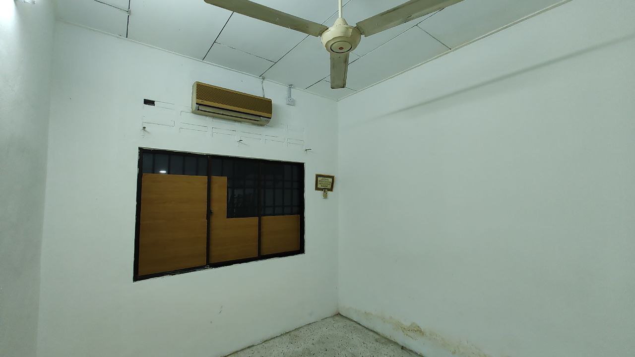 Fully Renovated Taman Kaya Single Storey For Sale - photo 4