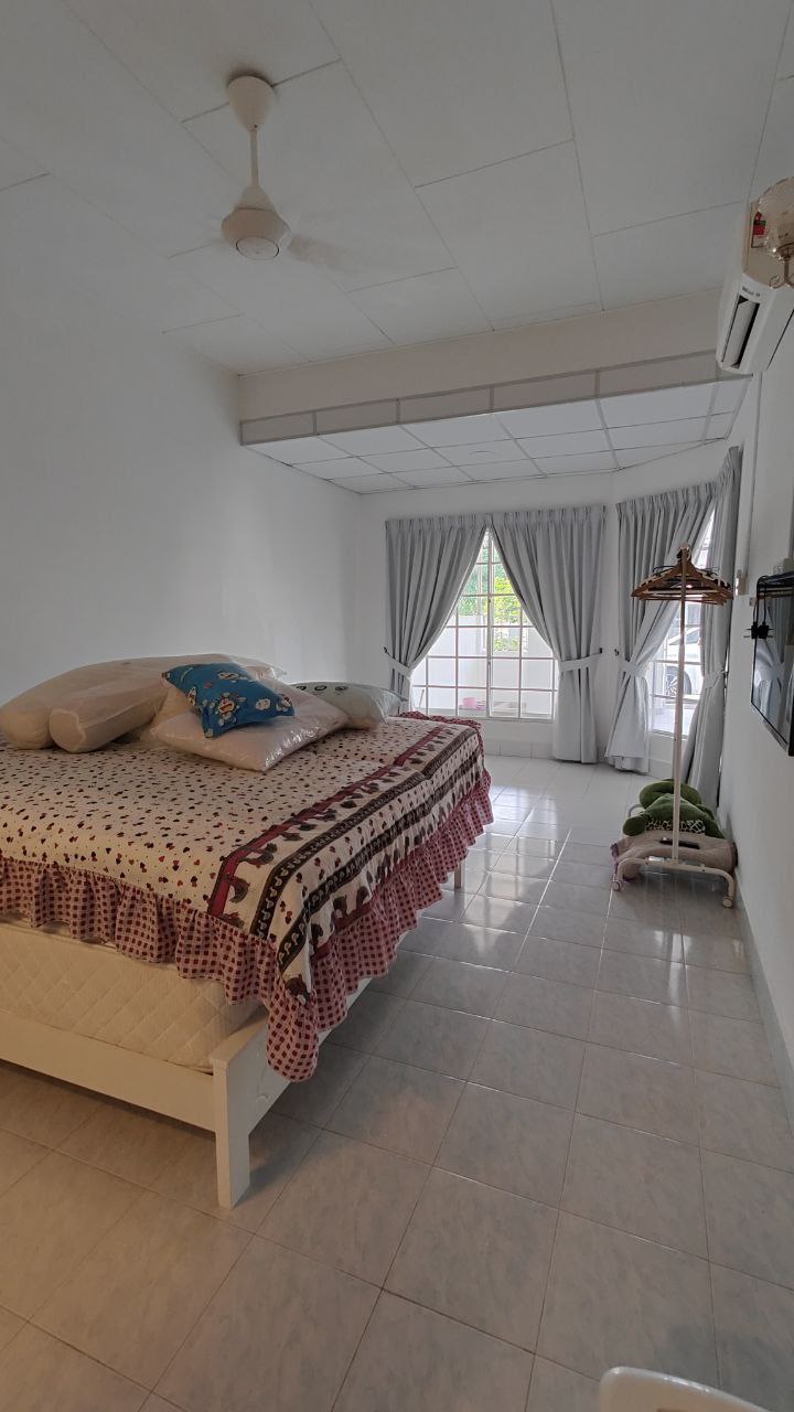 Fully Renovated Freehold Taman Pengkalan Ayu - photo 3