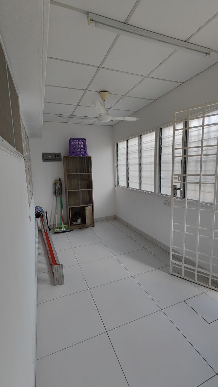 Fully Renovated Freehold Taman Pengkalan Ayu - photo 8