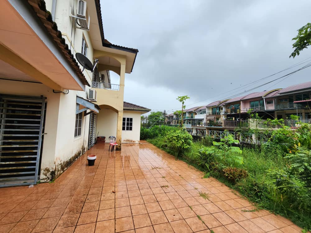 Double Storey Corner For Sale at Taman Suria - photo 2