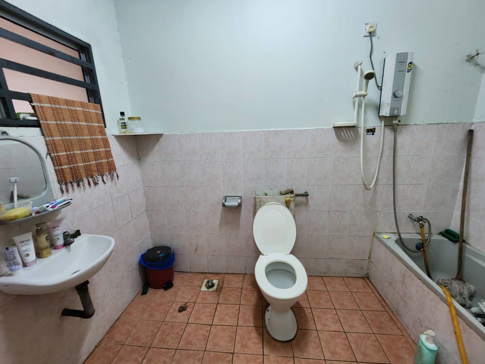 Double Storey Corner For Sale at Taman Suria - photo 3