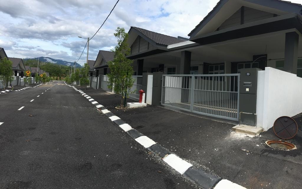 Freehold Single Storey Terrace House Kuala Kangsar - photo 2