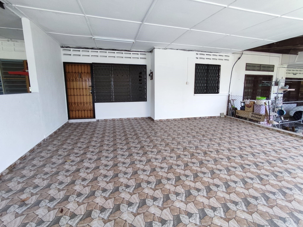 Freehold Single Storey Terrace Glenview Garden - photo 2