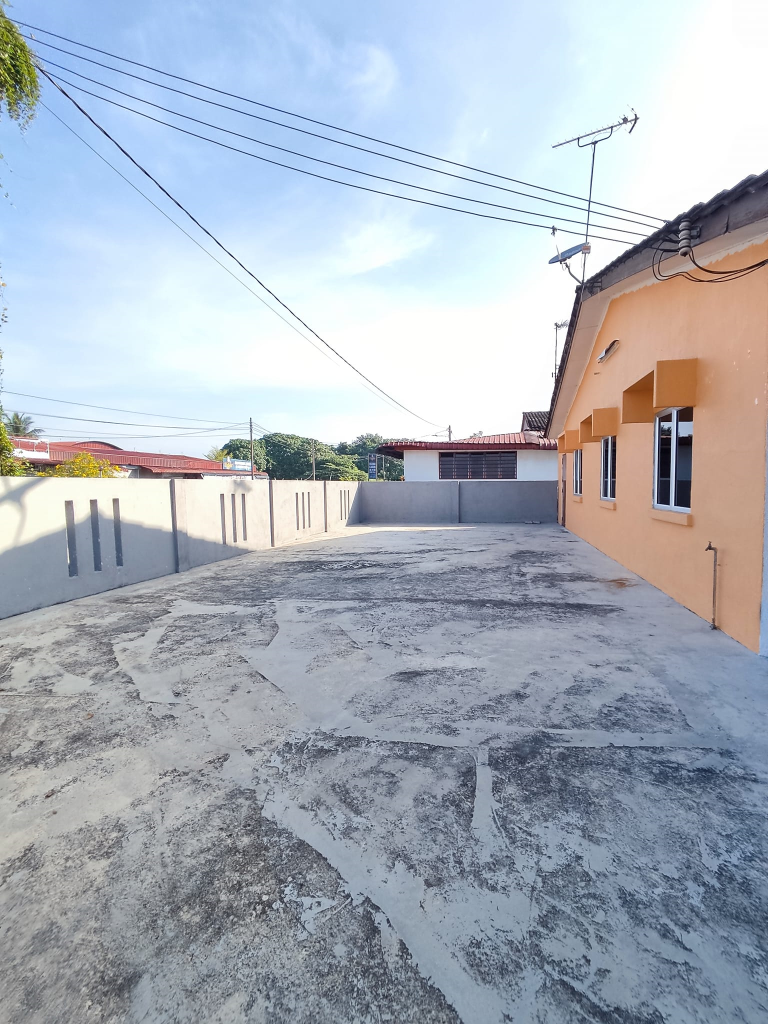 Below market value  Simpang Taman Sungai Mas - photo 2