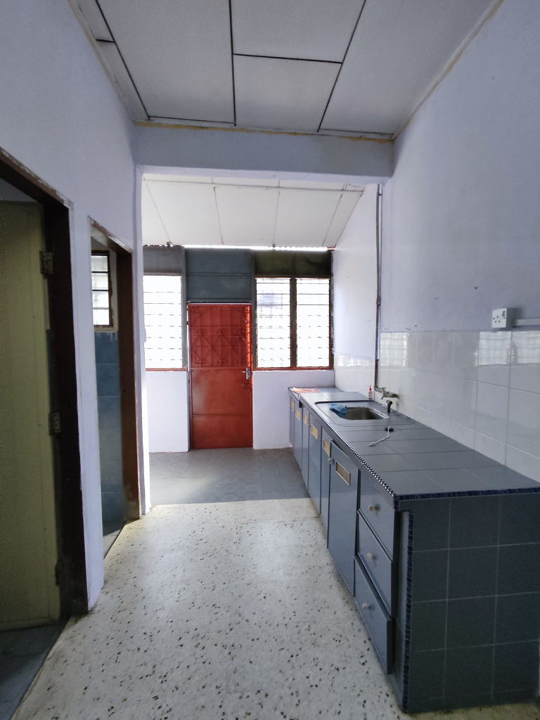 Below market value  Simpang Taman Sungai Mas - photo 4