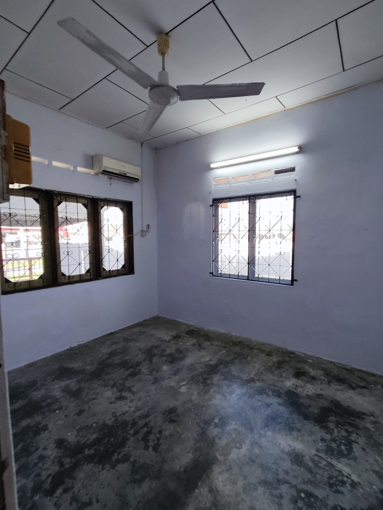 Below market value  Simpang Taman Sungai Mas - photo 6
