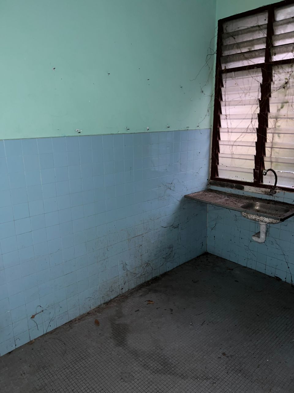 Rumah Teres Setingkat Untuk Dijual di Taman Mewah - photo 4