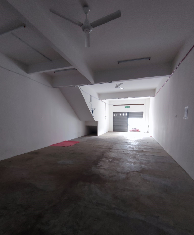 Three Storeys Shoplot For sale or For Rent Taiping - photo 3