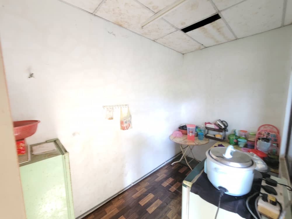 Best location Double Storey Shop Kamunting Sale - photo 8