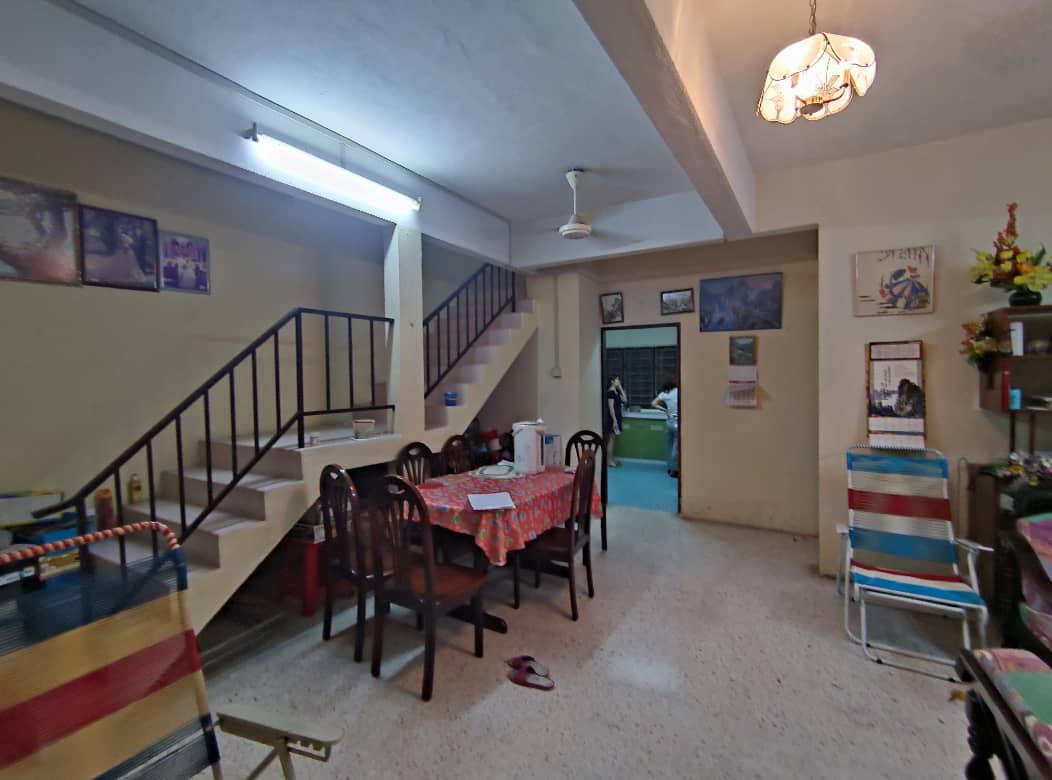 Hot Area Taman Pertama 9 Double Storey For Sale - photo 3