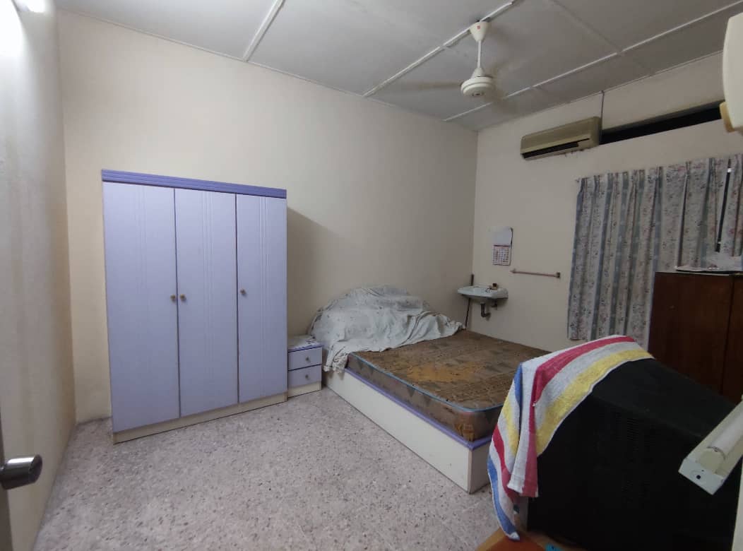 Hot Area Taman Pertama 9 Double Storey For Sale - photo 5