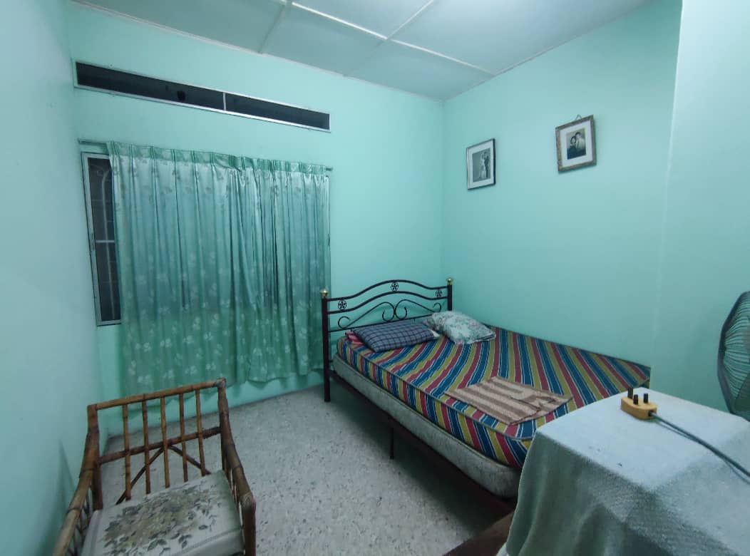 Hot Area Taman Pertama 9 Double Storey For Sale - photo 7