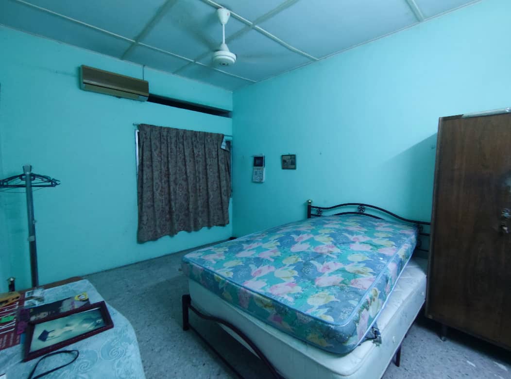 Hot Area Taman Pertama 9 Double Storey For Sale - photo 9