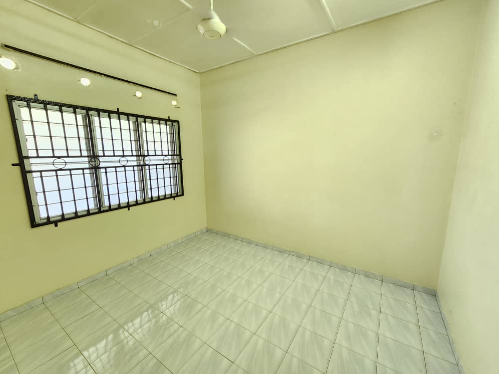 Single Storey Taman Taiping Near Aeon For Rent - photo 3