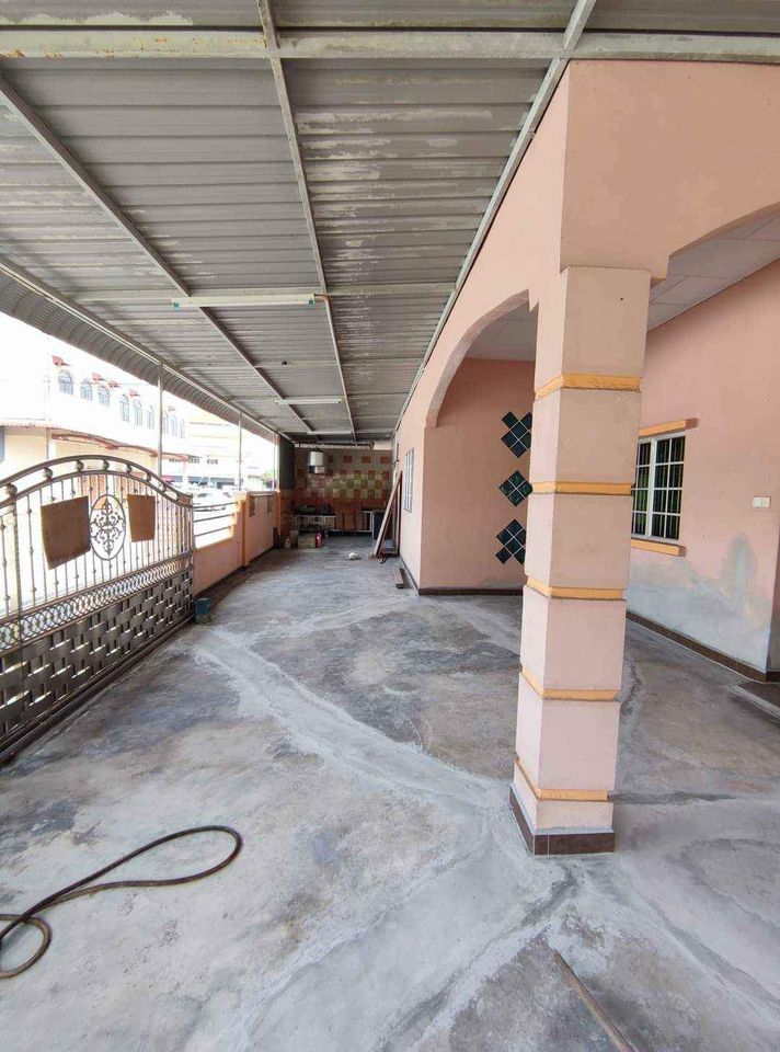 Kampung Boyan Corner Lot Double Storey house - photo 3