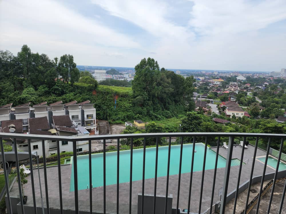 Semi -D 3 Storey House Crystal Creek For Sale - photo 3