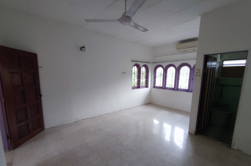 Bungalow Nearby Kamunting Golf Club For Sale - photo 4