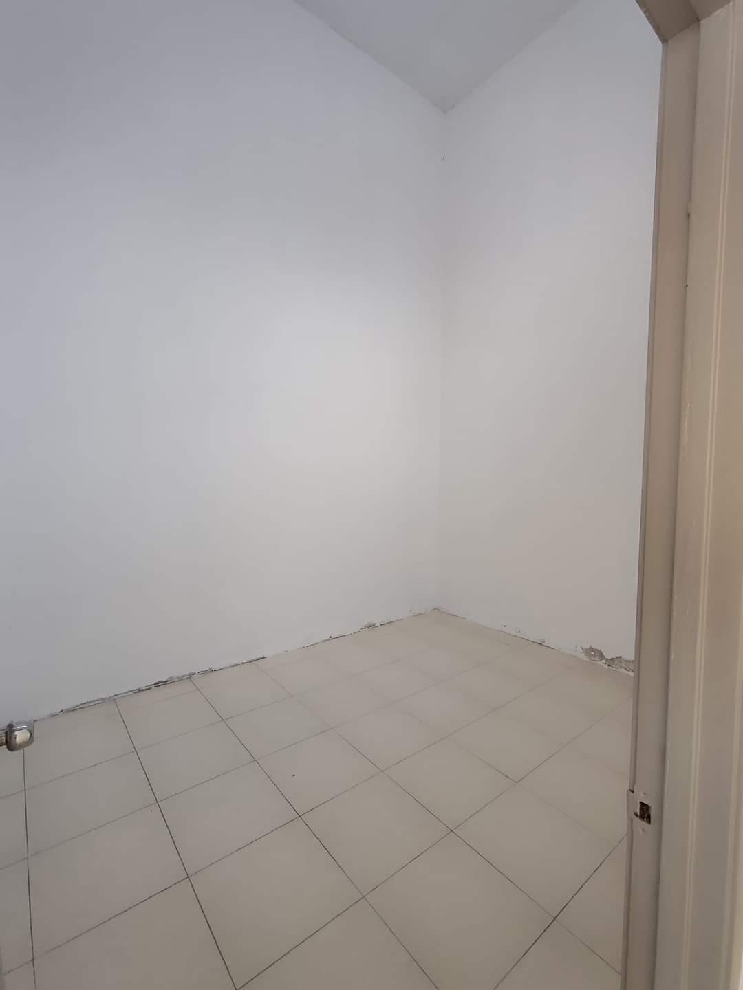 Rumah Setingkat Pegangan Bebas Taman Kaya Dijual - photo 4