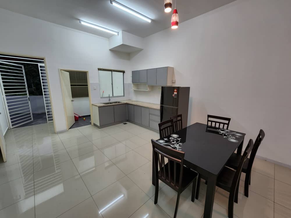 Fully Furnished Crystal Creek For Rent - photo 2