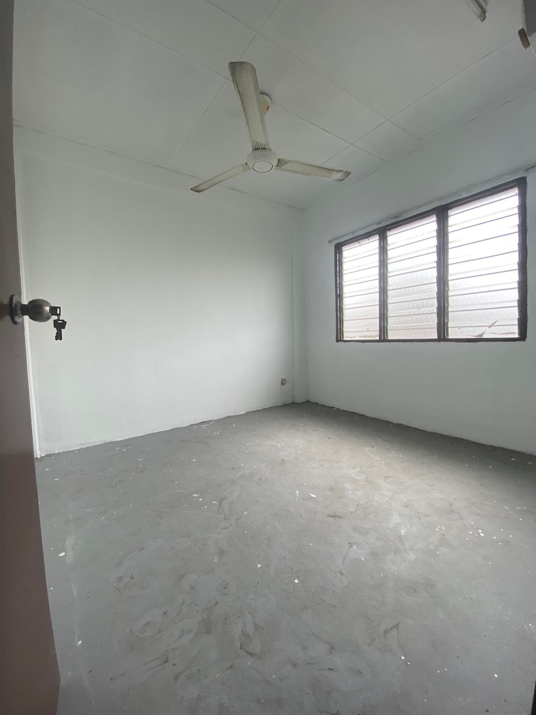 SA2204 0652 PKNS flat Sek 7 Shah Alam by Emily - photo 5