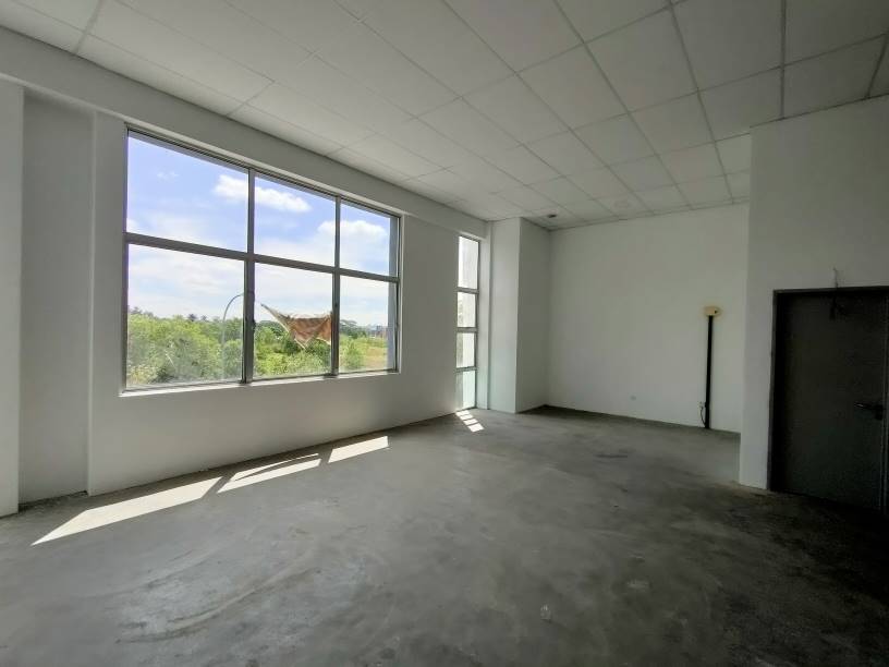 1ST Floor Shop Hillpark Avenue Benson - photo 3