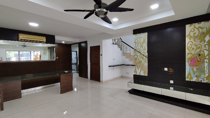 Lorong Az-Zahara Sek 10 Puncak Alam by Chee Hin - photo 2