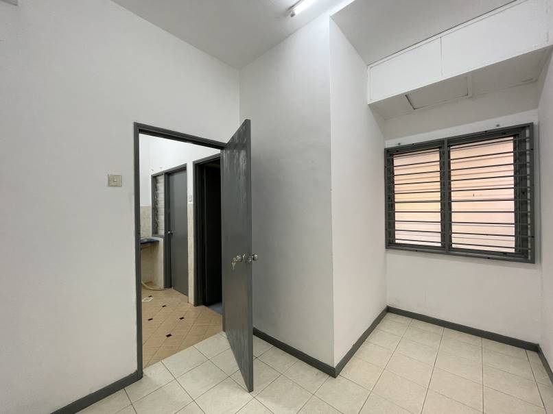 3 Storey Subang Bestari Seksyen U5 by Mike - photo 3