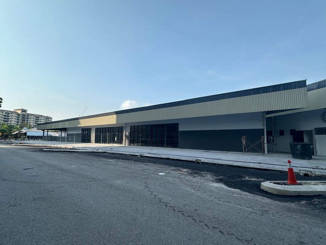 Brand New Seksyen 13 Shop Lot by Matt - photo 2