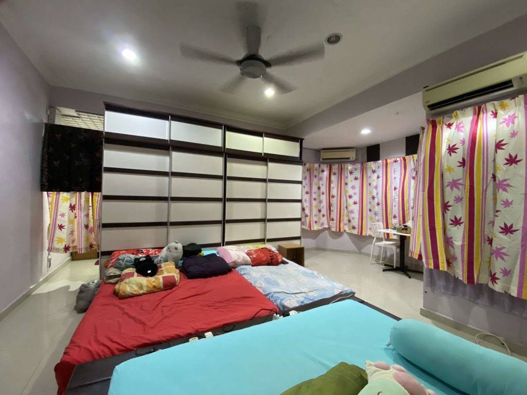 Non Bumi 2 Sty House Sek 7 Shah Alam by Emily - photo 8