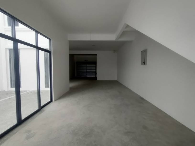 Facing Mainroad Gf Utopia Shop by Benson - photo 2