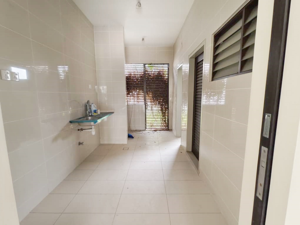 2 Sty Superlink Viana Elmina Garden by Matt - photo 5