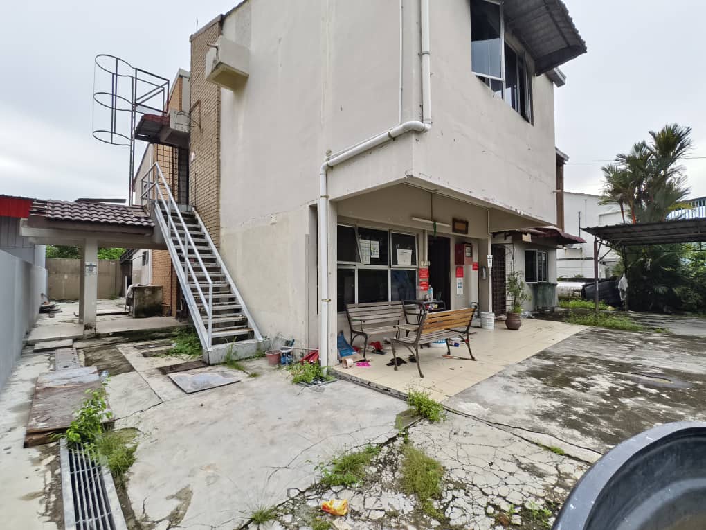 2 Sty Bungalow Petaling Jaya Seksyen 17 by Matt - photo 7