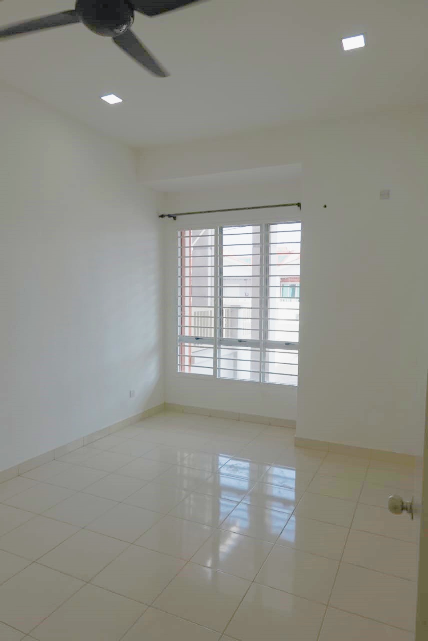 Partly furnish 1 sty Pinang Hillpark by Chee Hin - photo 2